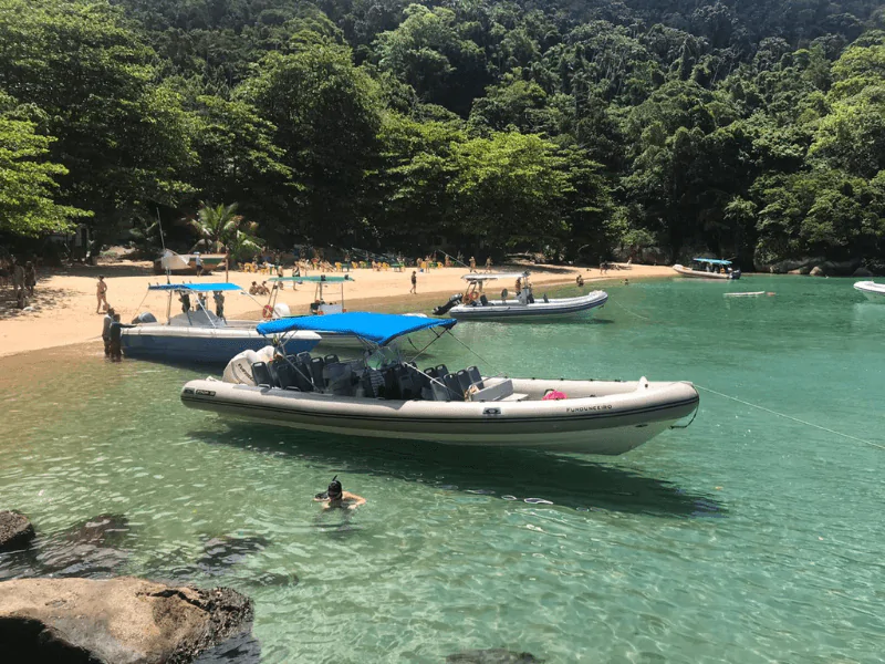 Passeio de Flexboat da Sallet Tour em Ilhabela